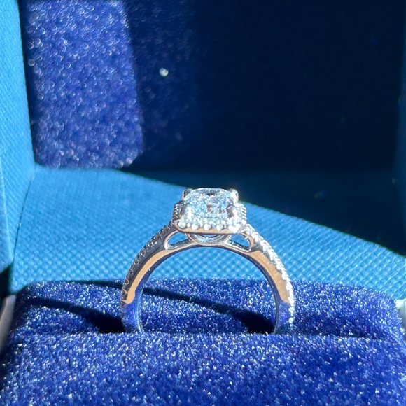1.46c VSS1 D Emerald Cut Lab Diamond Ring w Halo and Pave GIA CERTIFIED - Picture 3 of 4